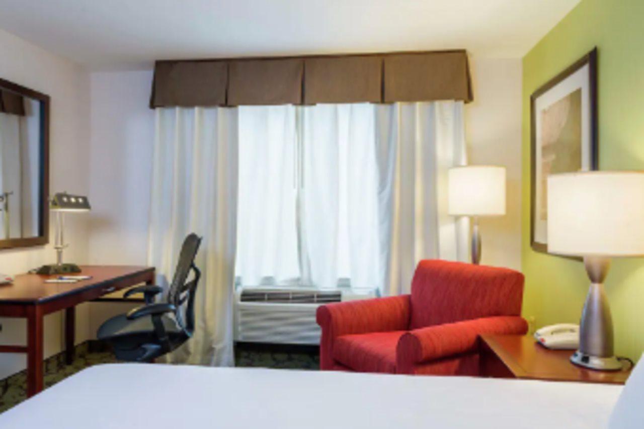 Hilton Garden Inn Queens/Jfk Нью-Йорк Экстерьер фото