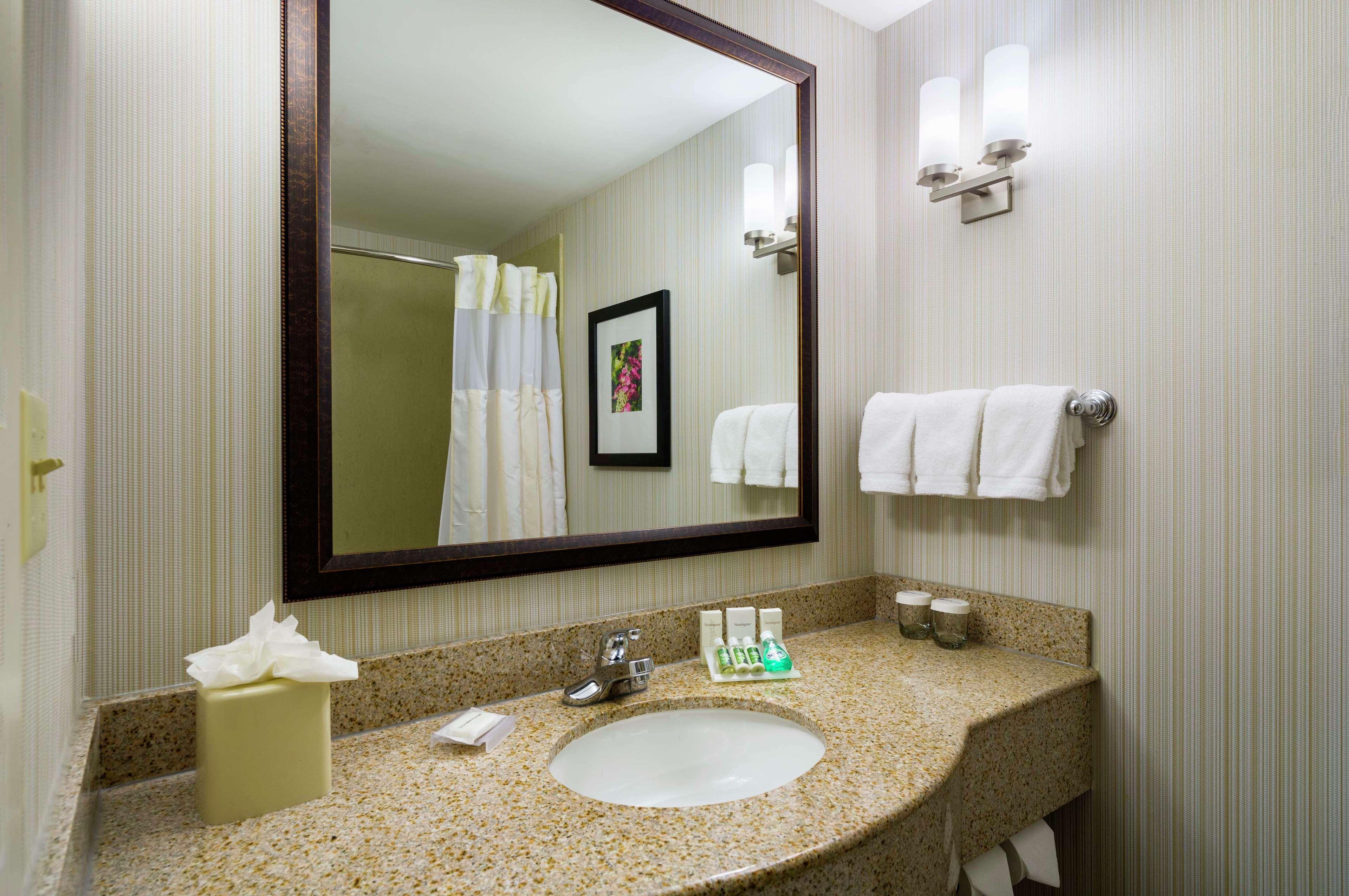 Hilton Garden Inn Queens/Jfk Нью-Йорк Экстерьер фото