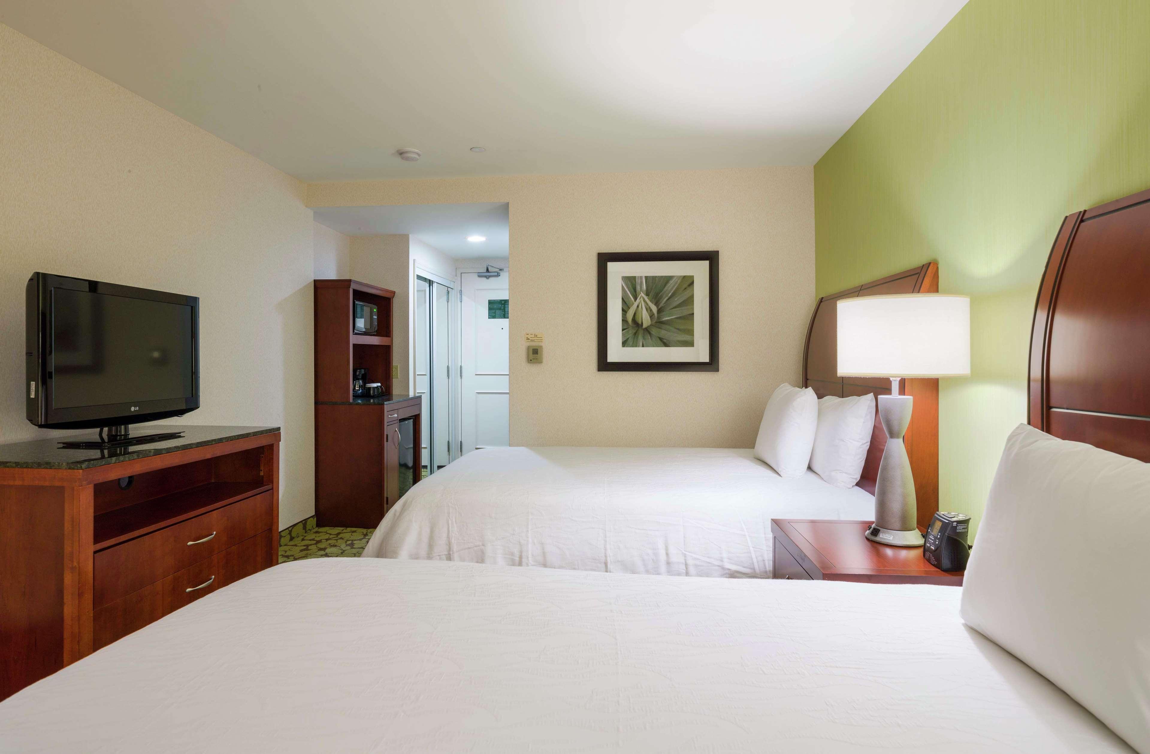 Hilton Garden Inn Queens/Jfk Нью-Йорк Экстерьер фото