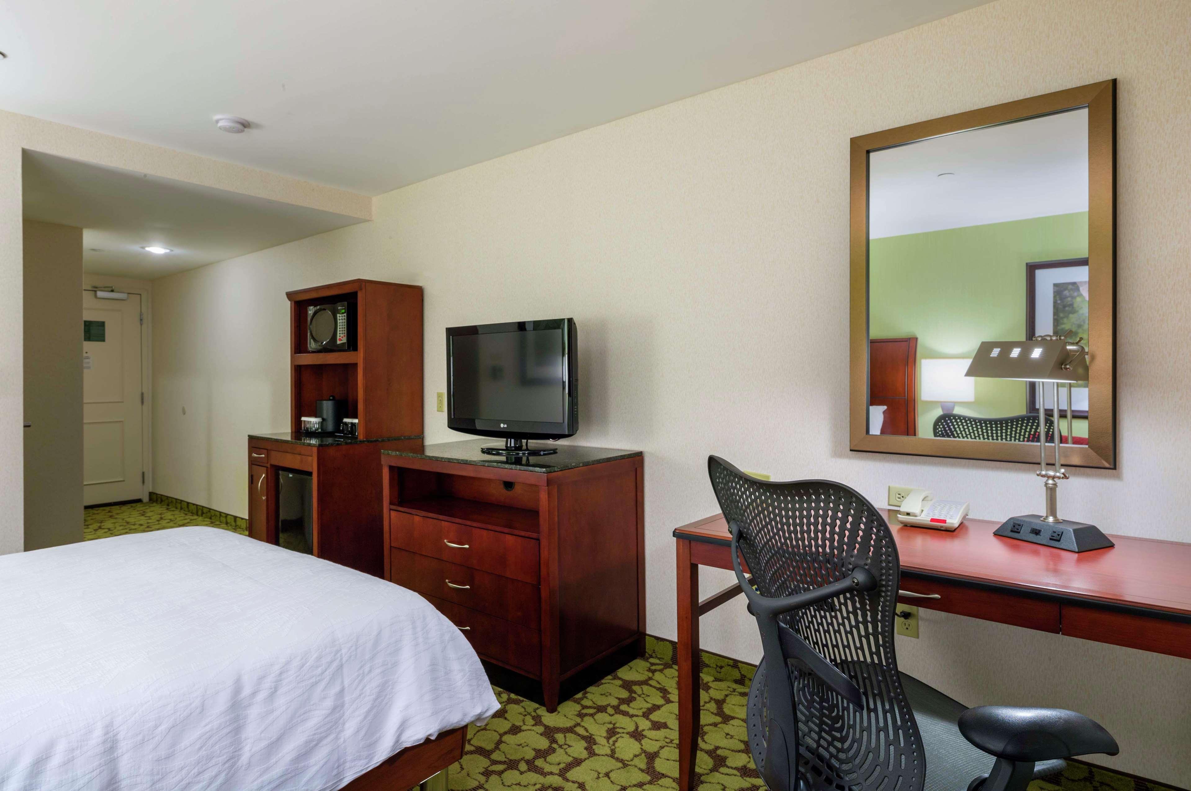Hilton Garden Inn Queens/Jfk Нью-Йорк Экстерьер фото