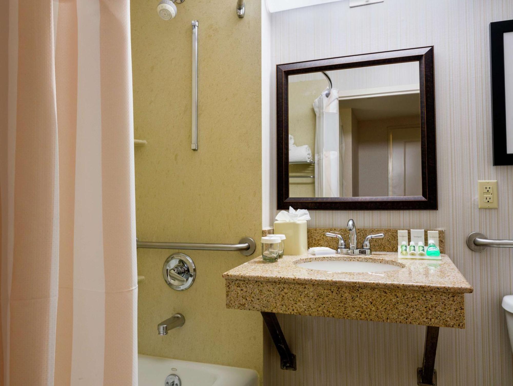 Hilton Garden Inn Queens/Jfk Нью-Йорк Экстерьер фото